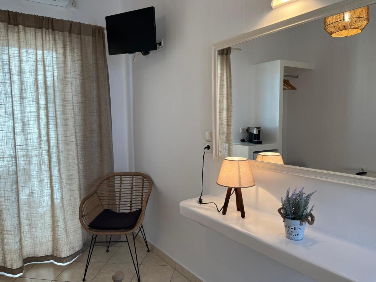 Hotel Chrisoula Antiparos Екстер'єр фото